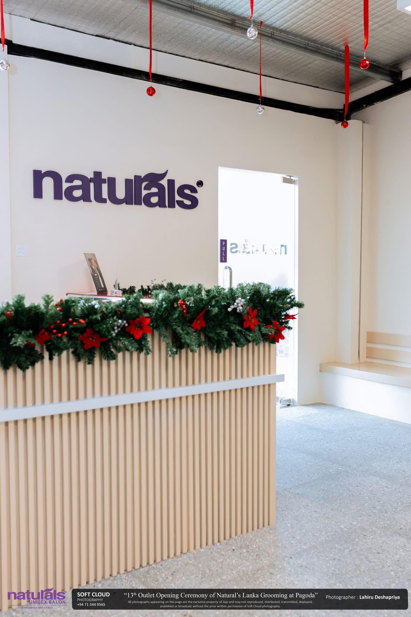 Naturals Unisex Salon